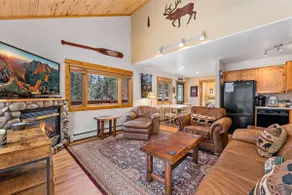 Cozy Fall River Escape • Private Hot Tub - Image 2