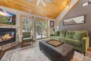 Private hot tub, riverfront, mountain views! - Image 3