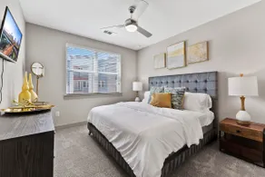 Elegant 1BR King Suite Close to DT w Fast Wifi - Image 2