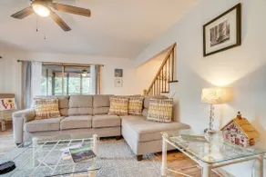 Spacious Rustic Helen Abode ~ 1/2 Mi From Tubing! - Image 4