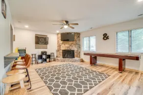 Spacious Rustic Helen Abode ~ 1/2 Mi From Tubing! - Image 2