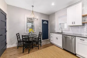 Remodeled 2 Bedroom Oasis - Image 2