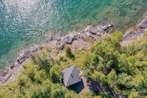 Hoyllara: A classic cabin on Lake Superior - Image 3