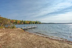 Lakefront home with gym, game room, home theatre, & private beach with boathouse - Image 4