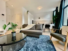Luxury Dlx 1BR Near Fashion District by OneLuxStay - Image 2