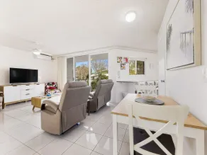 Nelson Point Unit 2 Golden Beach QLD - Image 5