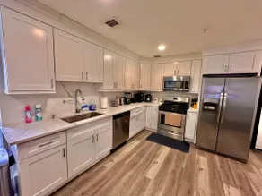 The Elegant Suite - 2BR with Great Amenities - Image 3