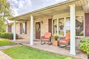 Charming Williamstown Retreat w/ Private Yard - Image 2
