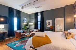 609 E William #5 · Swanky Studio - Heart of Campus | KING BED! - Image 4