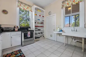 Historic Birmingham Home: Family-Friendly & Spacio - Image 4