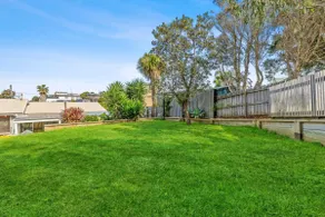 Sea Breeze Coastal Beach House Pet Friendly - Image 5