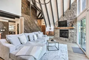Luxe Timberland Villa w/ Lake Arrowhead Access! - Image 5