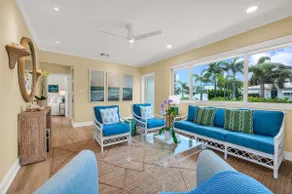 Chic Pied-à-Terre Private Pool in WPB - Image 3