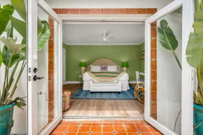 Chic Pied-à-Terre Private Pool in WPB - Image 2