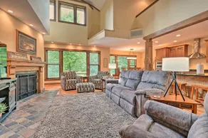 Nekoosa Golf Course Retreat w/ Hot Tub! - Image 2