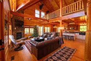 NH Luxury Lodge: Ski-Hottub-Pool Tbl-Pickleball - Image 4