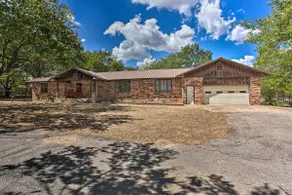 Lovely 'Anna Fink House' w/ Patio & Fire Pit - Image 3