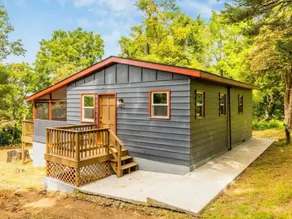 The Juniper Cabin • Cozy Hideaway w/ Hot Tub - Image 3