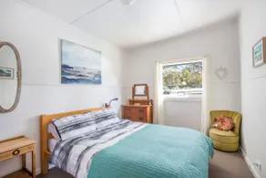 Retro Beach Cottage - Classic Surf Getaway - Image 3