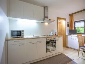Apartment in Fügen near Hochzillertal Skiing - Image 3