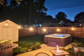 Bourbon House 4 - The Wellingmoor - Hot Tub - Image 2