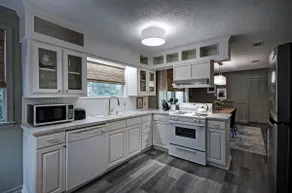 Serene Home in Fondren Location Near Hospitals - Image 4