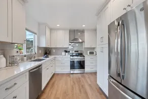 @ Marbella Lane - 3BR Coastal Escape in Pacifica - Image 4