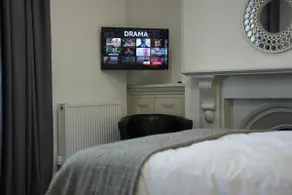 Immaculate 1-Bed Apartment in Merthyr Tydfil - Image 4