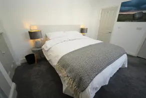 Immaculate 1-Bed Apartment in Merthyr Tydfil - Image 5