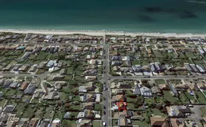 Bright & Modern 4 br House 100 metres from Beach - Image 3