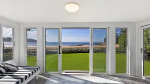 Avoca Beach House - Uninterrupted Beachfront - Image 2