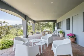 Plus: private pool. Sea views - Image 4
