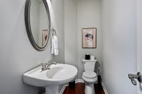 Modern 3BR Townhome Near Downtown Woodstock - Image 2