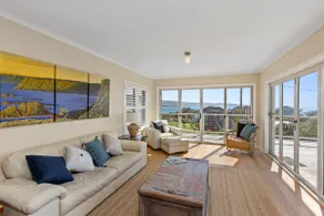 Marengo Beach House - Superb views, walk to beach - Image 2
