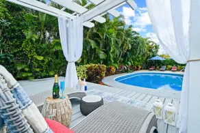Voll ausgestattete Wohnung mit Garten, Grill und Pool | Stadtblick - Image 5