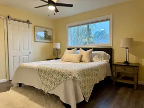 Charming dog-friendly home next to regional park - Image 5