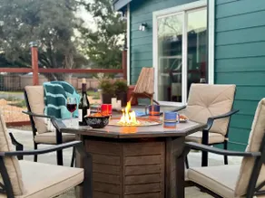 Charming dog-friendly home next to regional park - Image 4