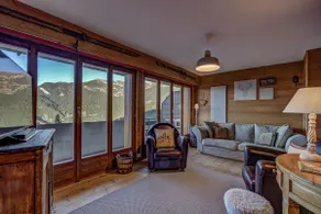 Bellevue Apartment 527 - Image 3