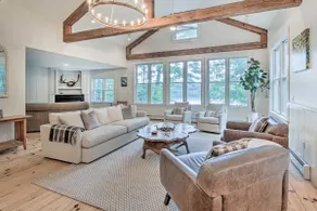 Lakefront Family Retreat: Skiing & Mountain Biking - Image 5