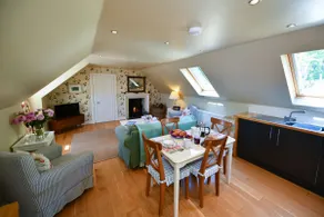 4 * Stuga med 2 sovrum och timmerbrännare på Coastal Country Estate. Hundvänlig - Image 2
