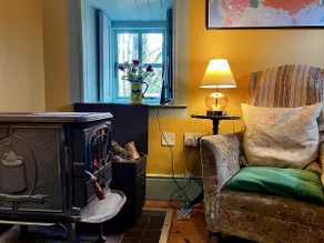 The Writer's Cottage, secluded woodland setting - Image 2