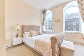 *Spacious* 3 Bedroom Flat - Town Centre Berwick - Image 4