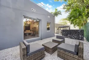 Designer Studio| Close to Wynwood| SuperHost! - Image 3