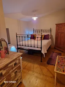 Fyne Byre Cottage - Barn Conversion with Hot Tub - Image 4