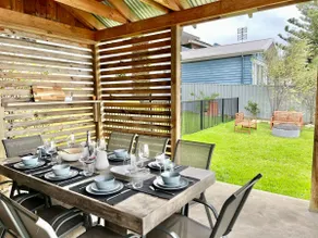 The Little Lake House - Image 4