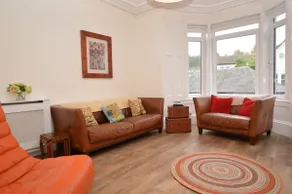 Glen Oirig, upper level apartment with sea views - Image 2