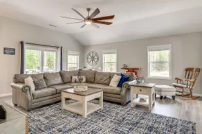 Waterfront Townville Home: Hot Tub & Lake Access! - Image 4