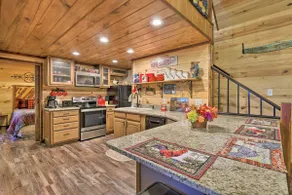 Secluded & Peaceful: 'Tree Top Cabin' w/ Loft - Image 3