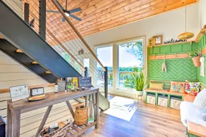 Colorful Golden Getaway w/ Panoramic Views! - Image 5