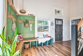 Colorful Golden Getaway w/ Panoramic Views! - Image 4
